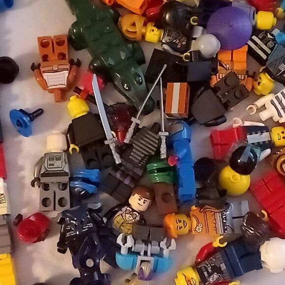 Lego Minifigure Parts Accessories Pieces Bulk Minifigures Mixed Lot WYSIWYG - Picture 7 of 8